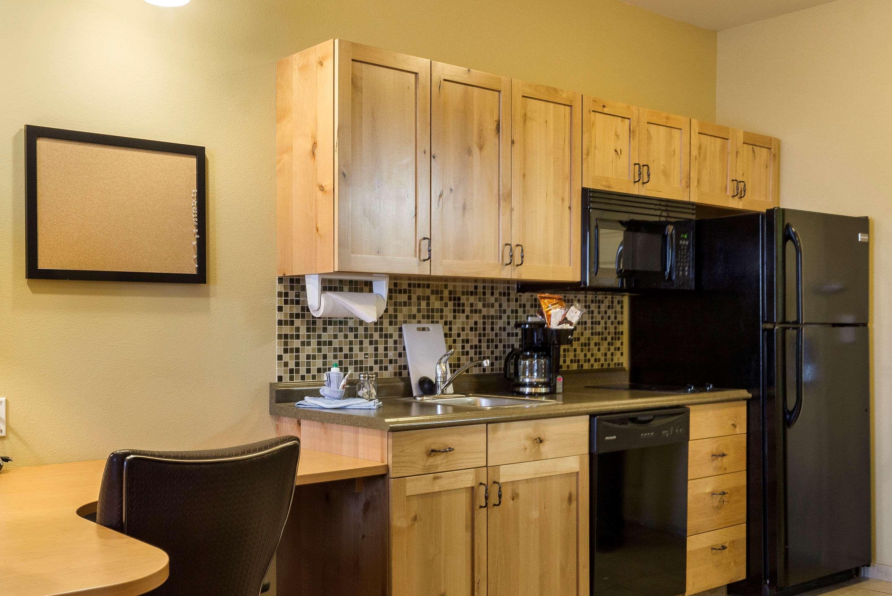 Mainstay Suites Williston Exteriör bild