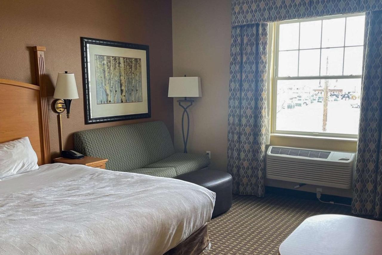 Mainstay Suites Williston Exteriör bild